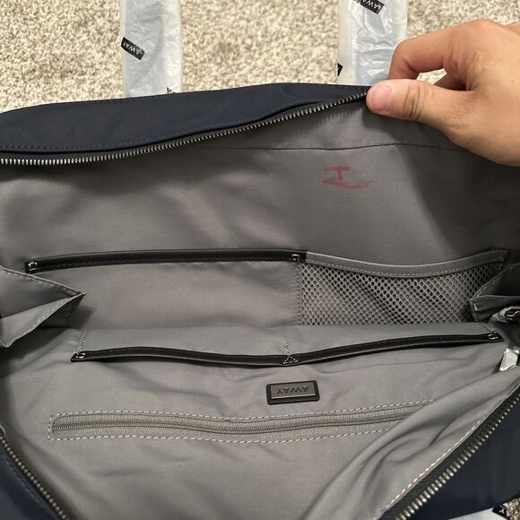 Away The Everywhere Shoulder Bag Navy Blue NWOT - Picture 7 of 9